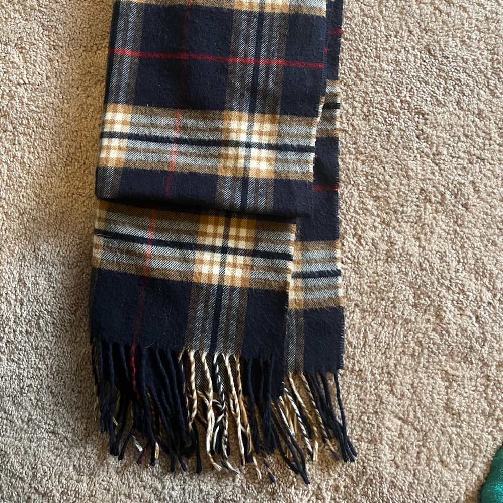 Mens V Fraas scarf